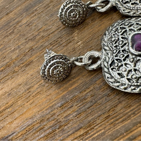 Vintage textured silver tone heart dangle earrings with purple enamel center - Picture 7 of 10